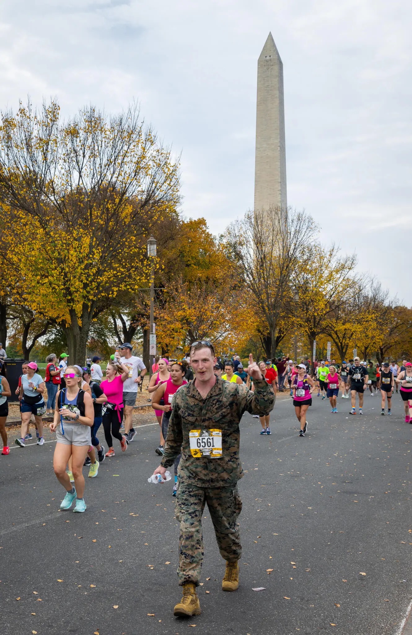 Runners-with-Washington-Monument.jpg