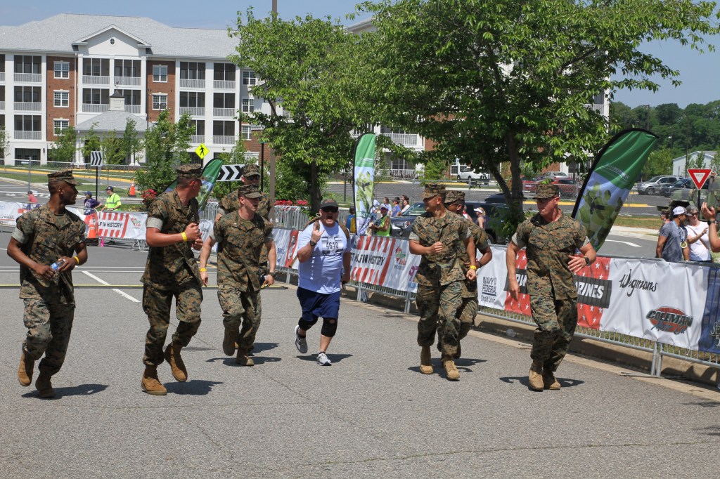 MCHH runner with marines